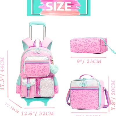 Mochila com carrinho, estojo e lancheira rosa com padrão de corações e detalhes azuis