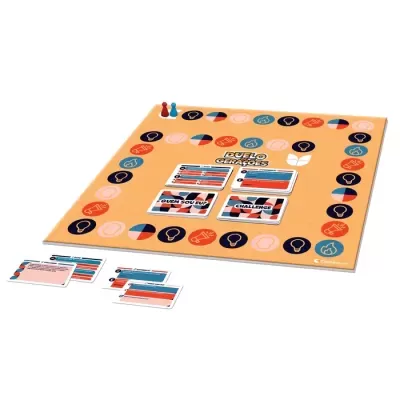 Jogo de tabuleiro PUFF CREATORS com cartas e peças coloridas num tabuleiro laranja