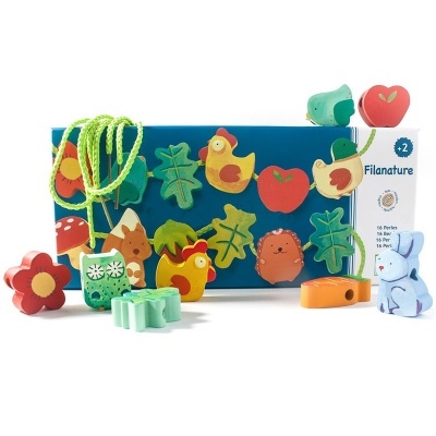 Brinquedo de contas de madeira coloridas para enfiar com animais e frutas