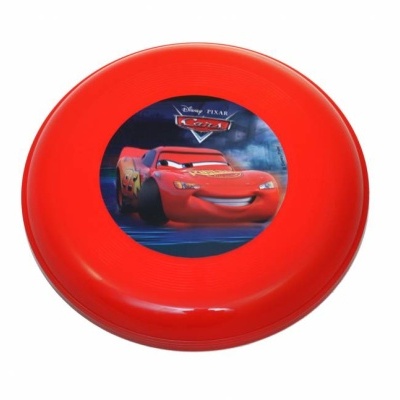 Disco voador vermelho com imagem do personagem Relâmpago McQueen