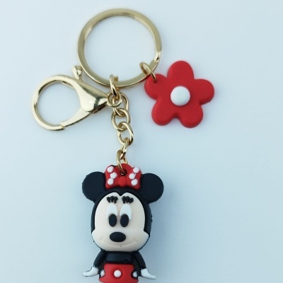 Porta-chaves com pendente da personagem Minnie e flor vermelha