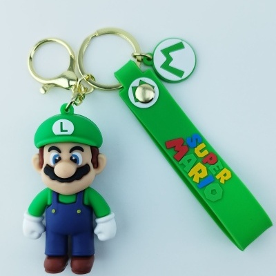Chaveiro Luigi e fita verde com texto SUPER MARIO