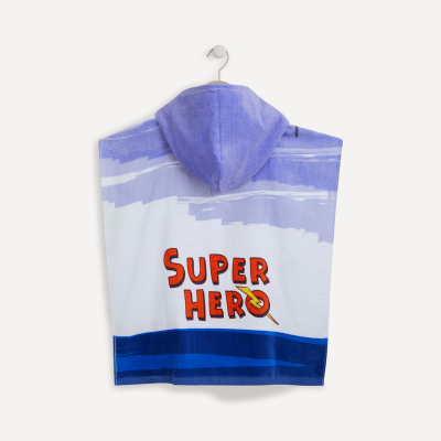 Poncho com capuz de criança com padrão de ondas azul e texto SUPER HERO na parte de trás