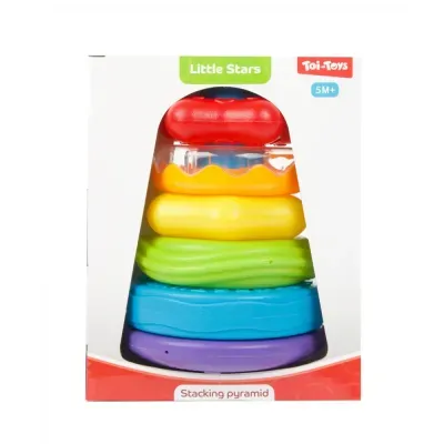 Brinquedo pirâmide de empilhar colorida numa embalagem branca