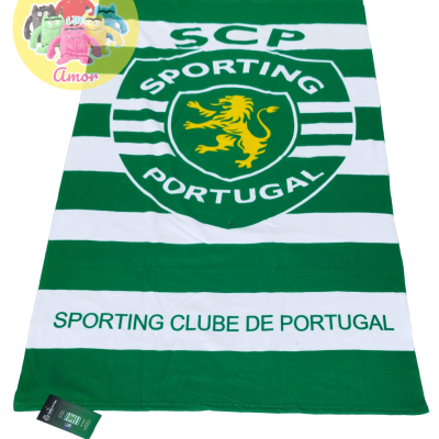Toalha verde e branca do Sporting Clube de Portugal com emblema e texto
