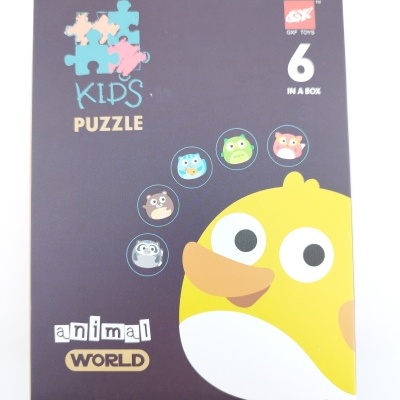 Caixa de puzzle para crianças com ilustração de animais e texto em inglês num fundo roxo.