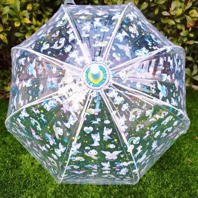 Guarda-chuva transparente com padrão de unicórnios e arco-íris