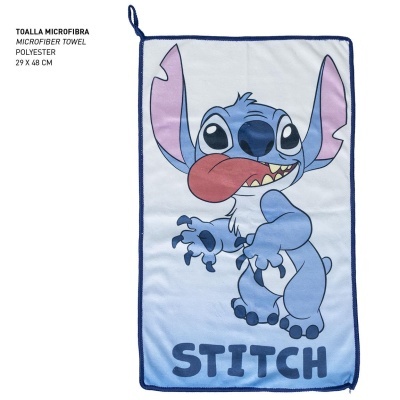 Toalha microfibra com desenho do Stitch com língua de fora e borda azul.