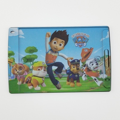 Placa com imagem dos personagens da Patrulha Pata em ambiente ao ar livre