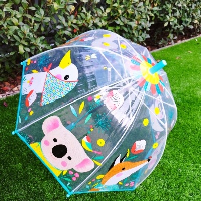 Guarda-chuva transparente com desenhos infantis coloridos