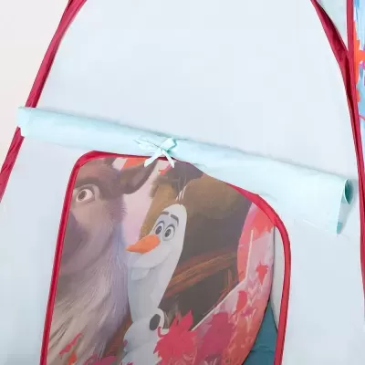 Tenda infantil branca com bordas vermelhas e imagem do Frozen na janela