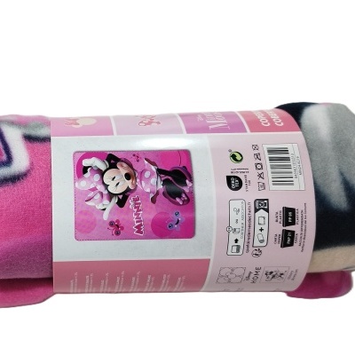 Manta de microfibra cor-de-rosa com Minnie na embalagem