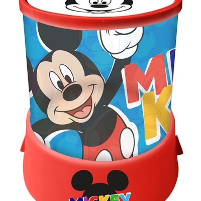 Banco infantil com estampa do Mickey Mouse em tecido azul e vermelho
