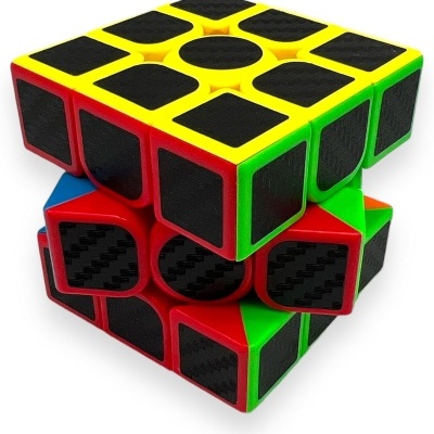 Cubo mágico colorido com texturas em preto