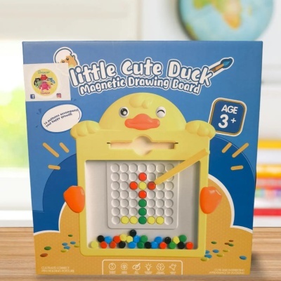 tabuleiro desenho magnético infantil em forma de pato amarelo na embalagem