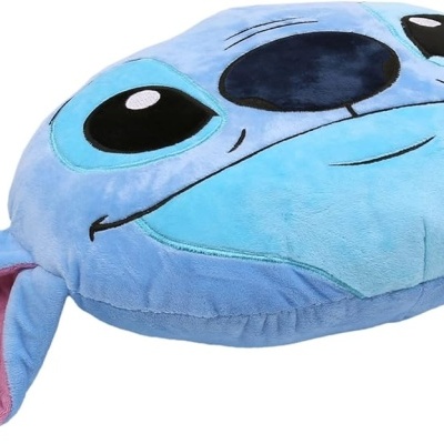 Almofada personagem azul com orelhas rosas