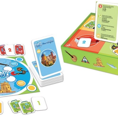 Jogo de tabuleiro educativo com tema Portugal, com cartas e tabuleiro colorido