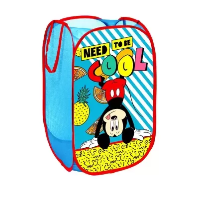 Cesto de roupa azul com personagem de desenho animado e texto colorido