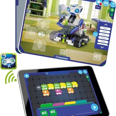 Robot em blocos com controlo via tablet numa divisão colorida