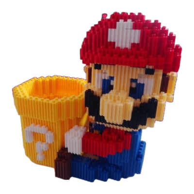 Figura em blocos plásticos de Mario e bloco amarelo com ponto de interrogação.