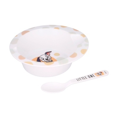 Prato fundo branco com padrão de círculos e imagem de cão, acompanhado por colher com texto LITTLE ONE