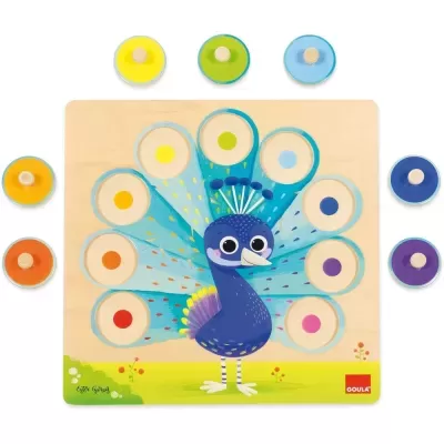 Puzzle de madeira pavão colorido com peças removíveis e botões de madeira.