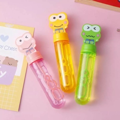 Frascos coloridos para bolhas de sabão com tampas em forma de sapo