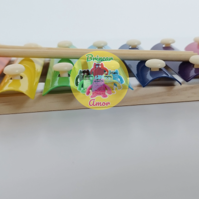 Xilofone infantil colorido com baqueta