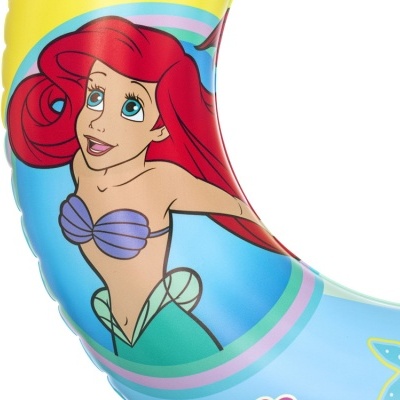 Boia insuflável azul com imagem da Ariel da Disney