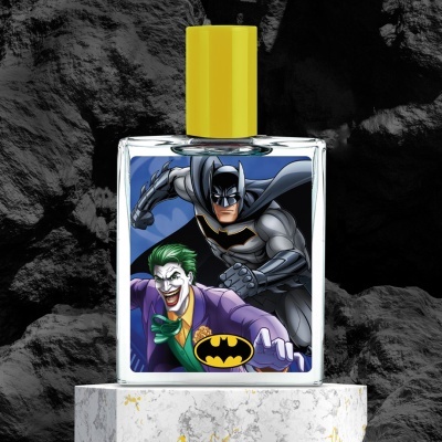 Frasco de perfume com imagem do Batman e Coringa