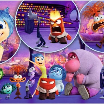 Personagens do filme Divertida Mente em fundo roxo com luzes