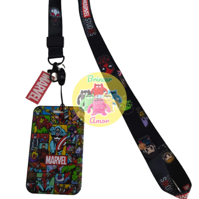 Cartão de identificação Marvel colorido com fita preta ilustrada