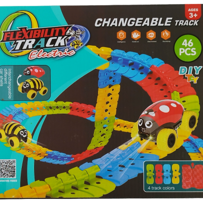 Brinquedo pista flexível colorida com veículo joaninha e texto no caixa