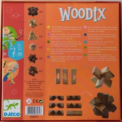 Embalagem do jogo WOODIX com peças de madeira castanha e texto explicativo
