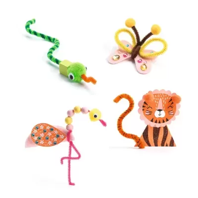 Figuras artesanais de cobra, borboleta, flamingo e leão feitas com feltro, pompons e canudos coloridos