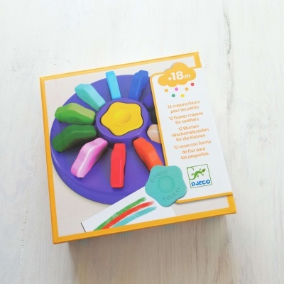 Caixa de giz de cera em forma de flor com 12 cores diferentes para crianças