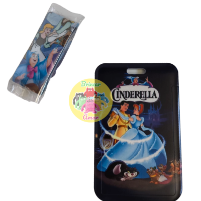 Mala rígida preta com estampagem da Cinderela e embalagem com almofada de pescoço