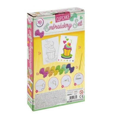 Caixa do conjunto 'Cupcake Embroidery Set' com materiais para bordar cupcake