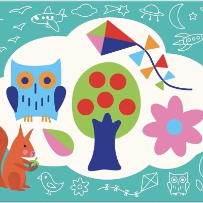 Ilustração colorida de animais e objetos na natureza sobre fundo azul