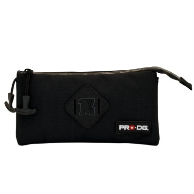 Bolsa preta rectangular com fecho e logotipos PR*DG e K