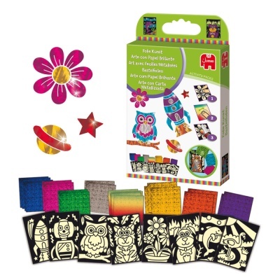 Conjunto de arte com papéis metálicos coloridos e desenhos para raspar