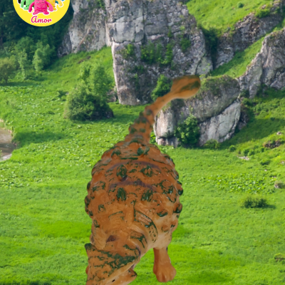 Figura de dinossauro castanho e verde num campo verde com rochas