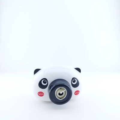 Produto formato panda com lente preta central