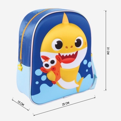 Mochila azul com imagem de tubarão amarelo e peixe vermelho
