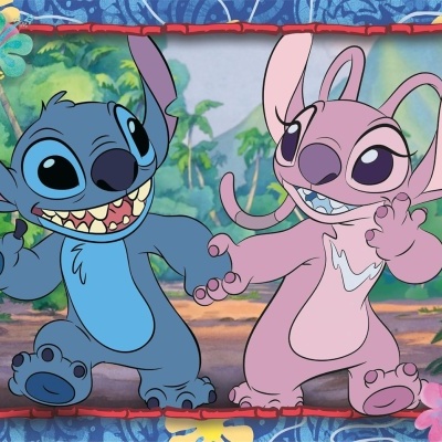 Dois personagens animados coloridos em moldura vermelha com flores em fundo natural