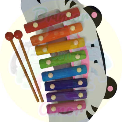 Xilofone infantil colorido com barras de madeira e base branca em forma de cabeça de animal