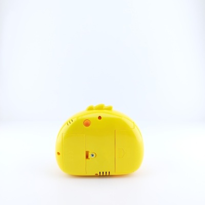 Dispositivo amarelo arredondado em fundo branco