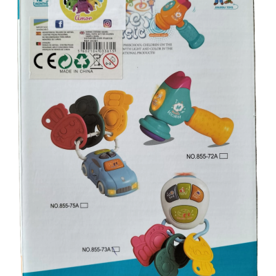 Embalagem de brinquedos infantis com martelo e chaves coloridas