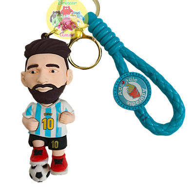 Porta-chaves de jogador de futebol com alça azul e medalha