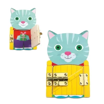 Brinquedo de madeira gato azul com porta amarela e fechaduras metálicas